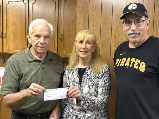 First United Methodist Church donates to F.I.S.H.